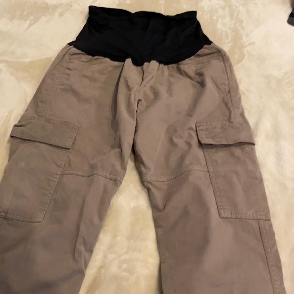 Maternity pants in excellent condition